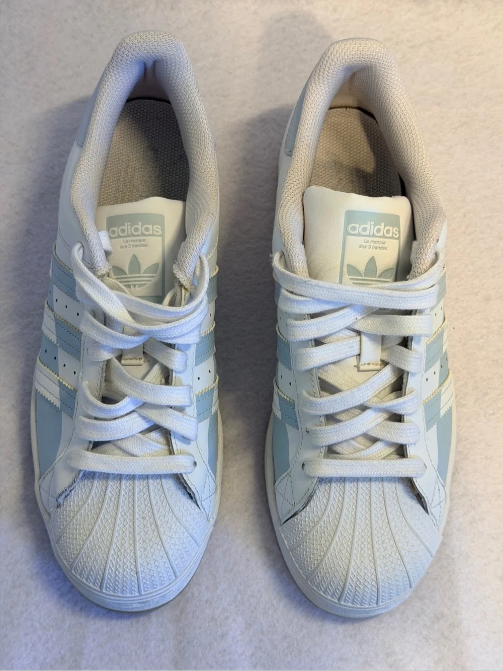 adidas Superstar “Split- White Halo Blue”Low-Top Sneaker